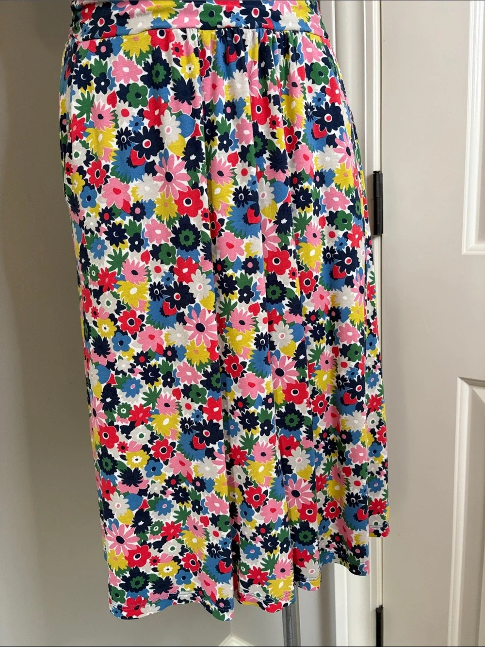 Boden Amelie Paintbox Ditsy Floral Jersey Dress Waistline ruching pockets Sz 6 - Picture 8 of 16